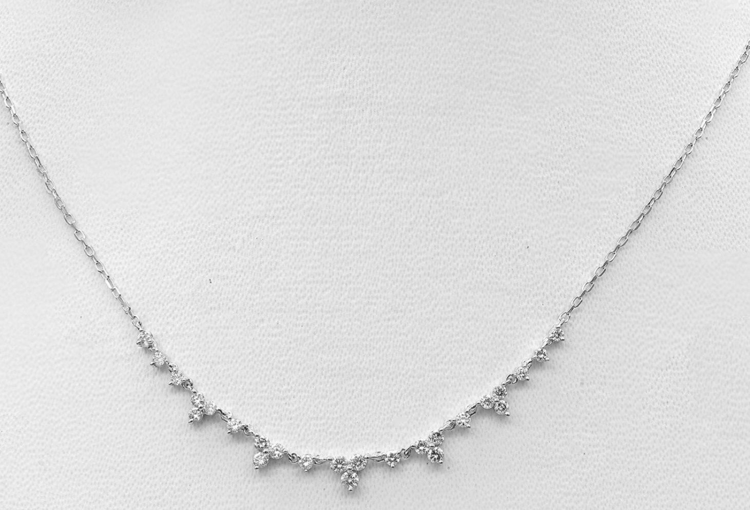 Collana con ciondolo in oro bianco 18k e diamanti naturali 1.25ct