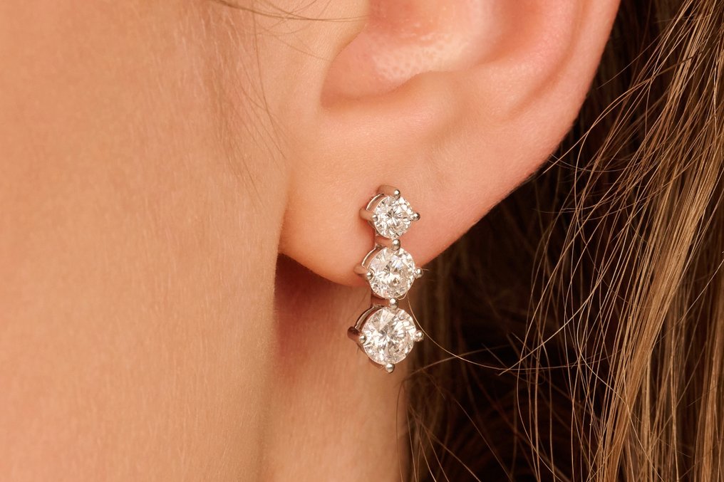 Orecchini - 18 carati Oro bianco - 0.90ct. tw. Diamante (Naturale)