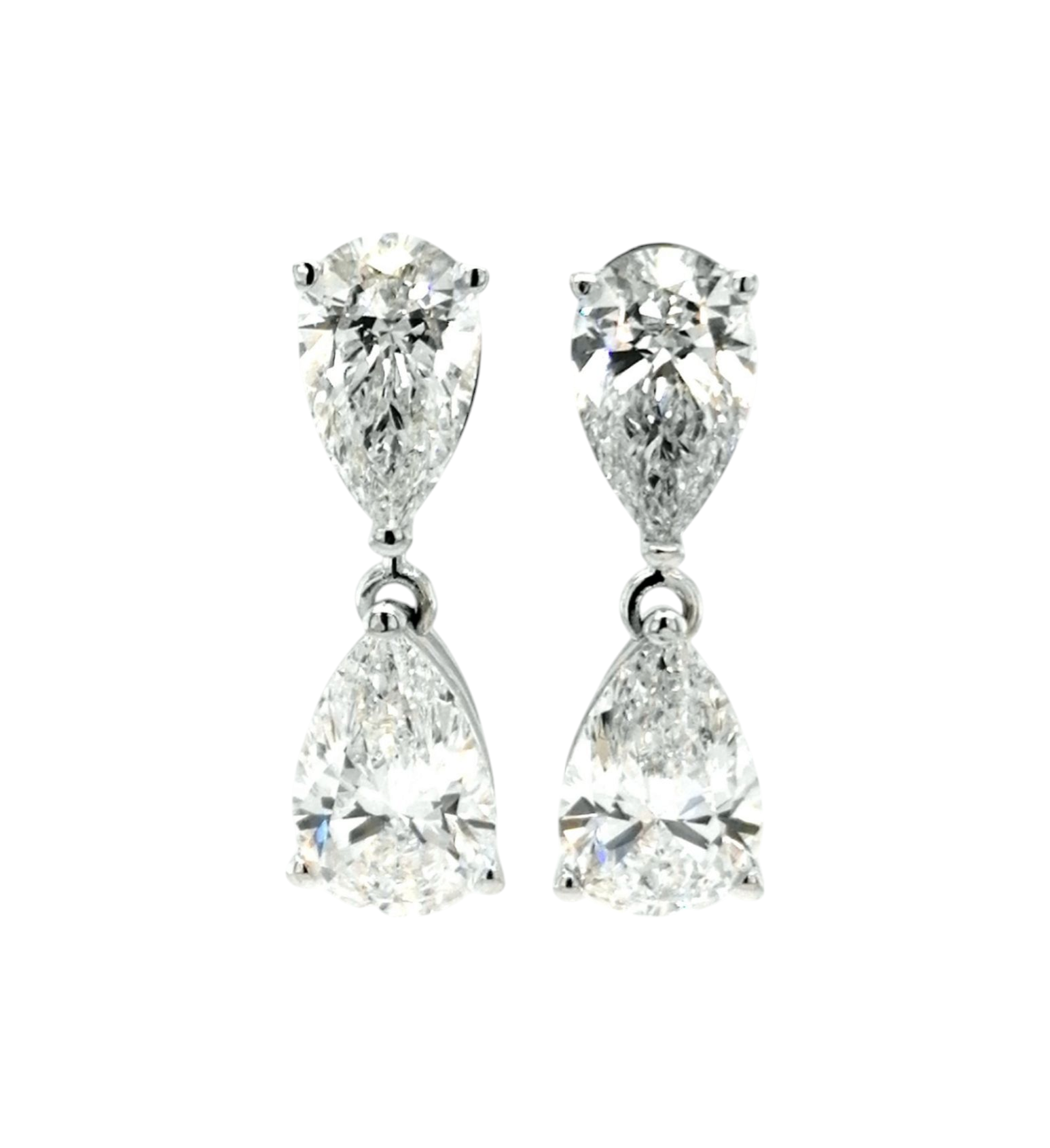 Orecchino in oro 18k con diamanti naturali taglio pera 1.00ct