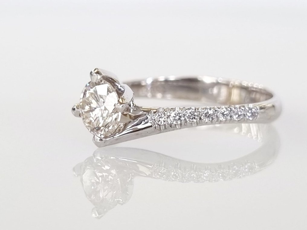 Anello di fidanzamento - 18 carati Oro bianco - 0.87ct. tw. Diamante (Naturale)