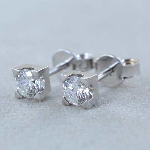 orecchini punto luce quadrato in oro bianco 18k e 2 diamanti naturali 0,90 ct