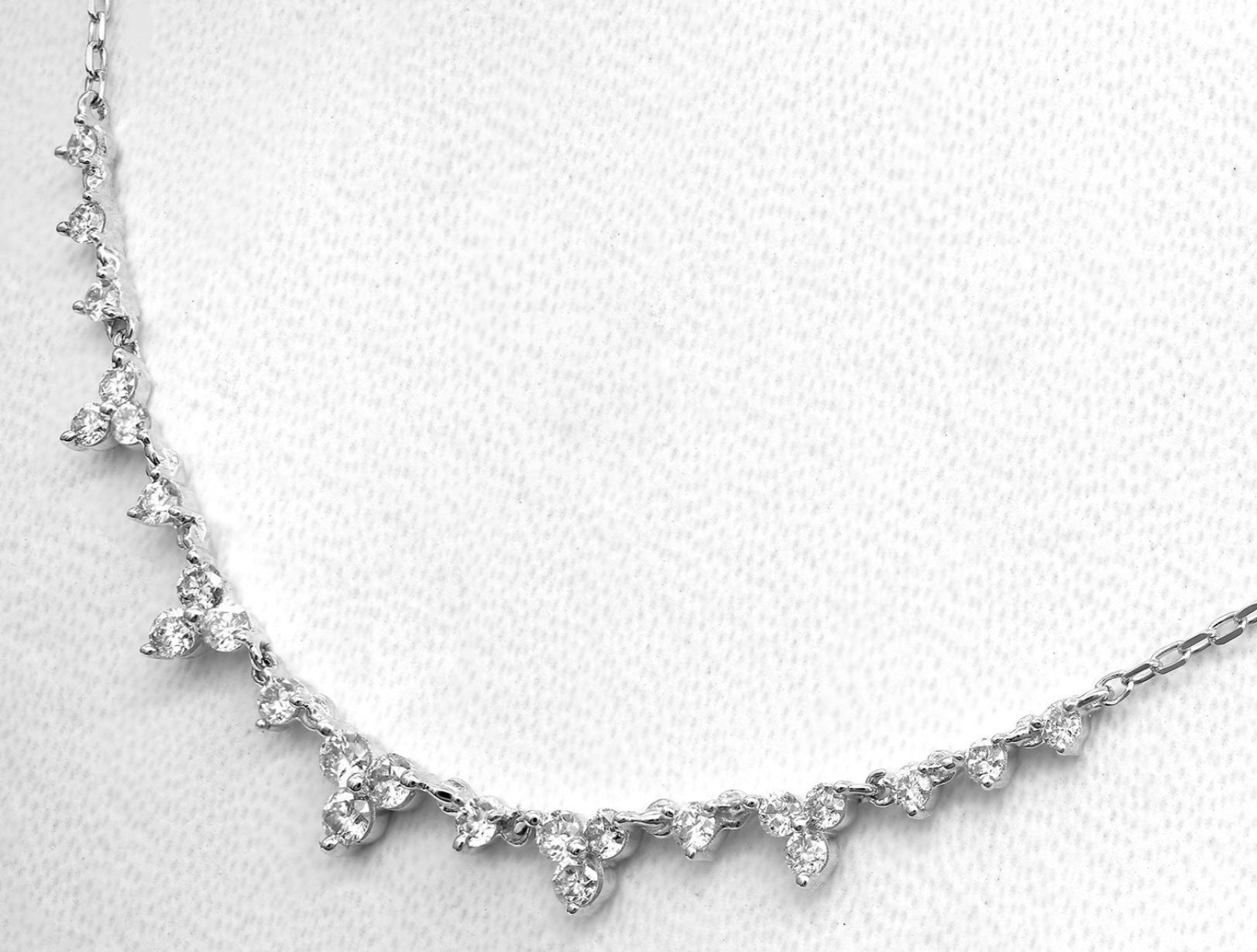 Collana con ciondolo in oro giallo18k e diamanti naturali 2.50ct