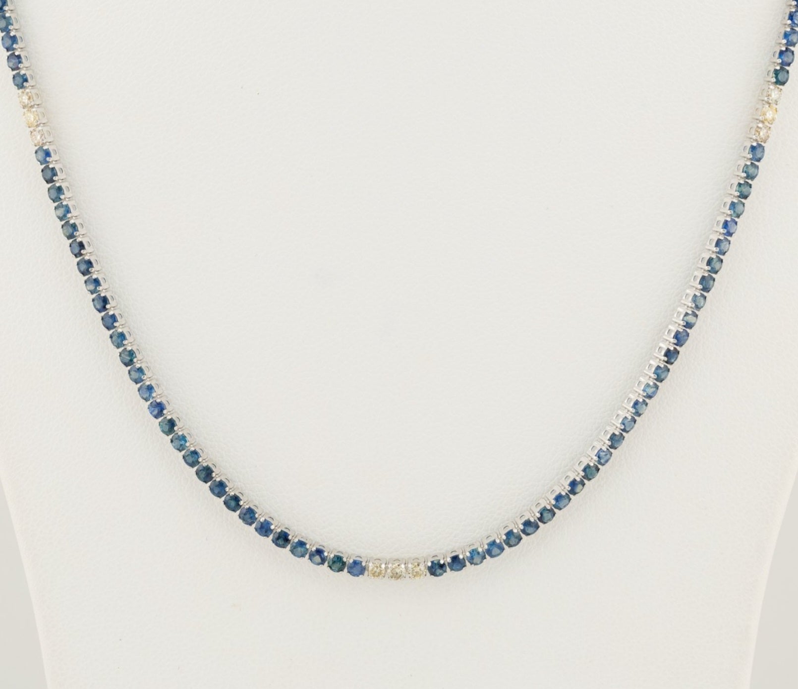 Collana - 18 carati Oro bianco - 10.16ct. tw. Zaffiro - Diamante naturale