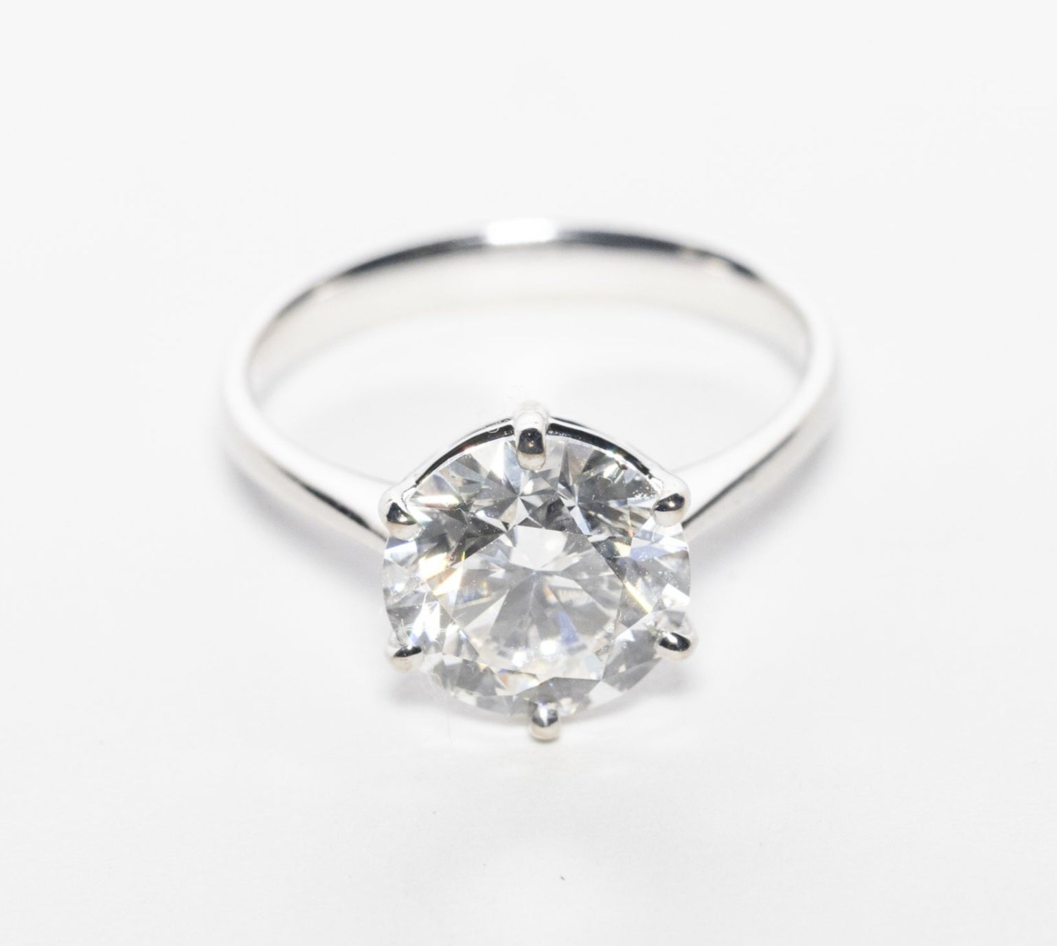 Anello solitario in oro bianco 18k e diamante naturale 1.70ct D IF