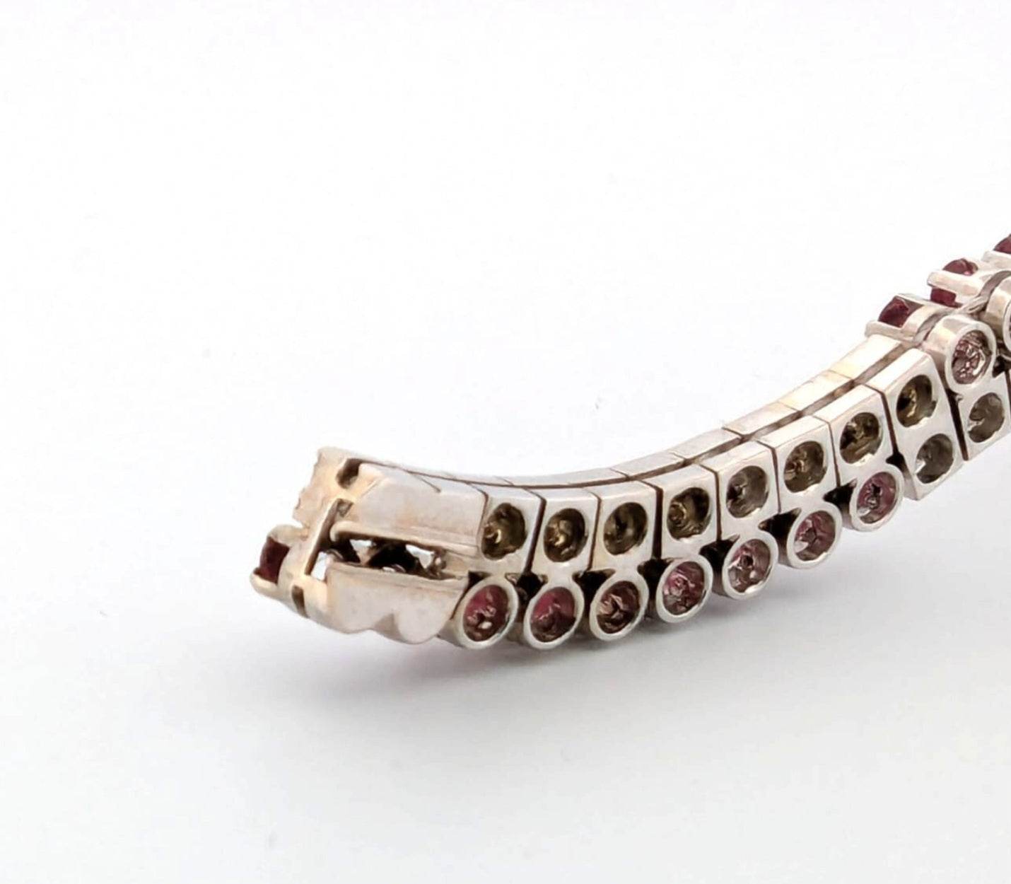 Bracciale tennis in oro bianco e rubino naturali e diamanti naturali 9.00ct