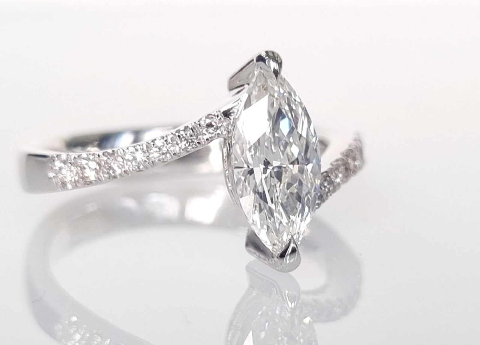 Anello - 18 carati Oro bianco - 1.15ct. tw. Diamante (Naturale)